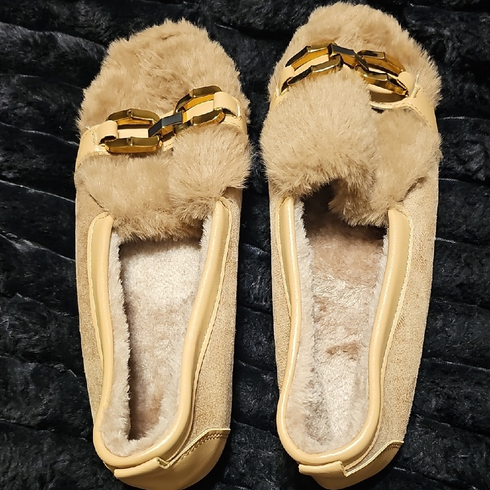 Women's Tan Fur Loafers
